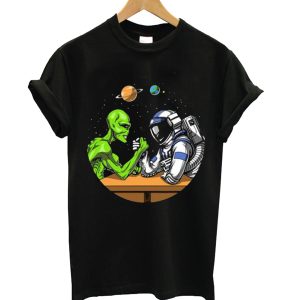 Alien Play With A Space Man T-shirt